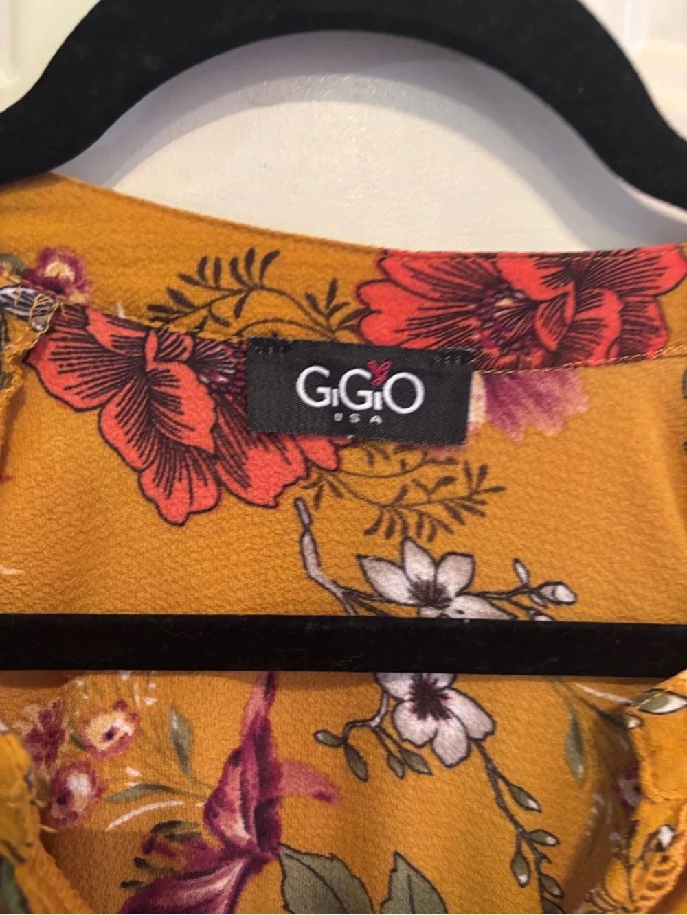 Gigio Boho Chic Floral V-Neck Mini Dress in Mustard - Women - Picture 4 of 5